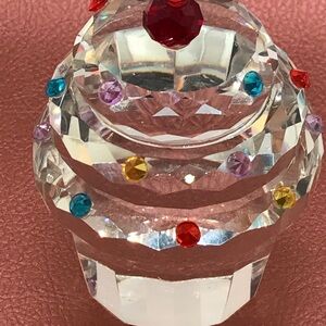 Simon Designs Crystal 3 Layer Cupcake w/Crystal Sprinkles Cherry Paperweight